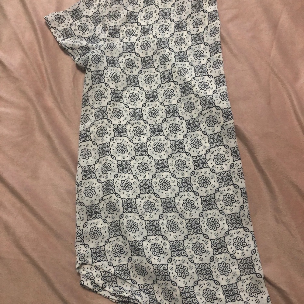 Beautiful top - Picture 4 of 4